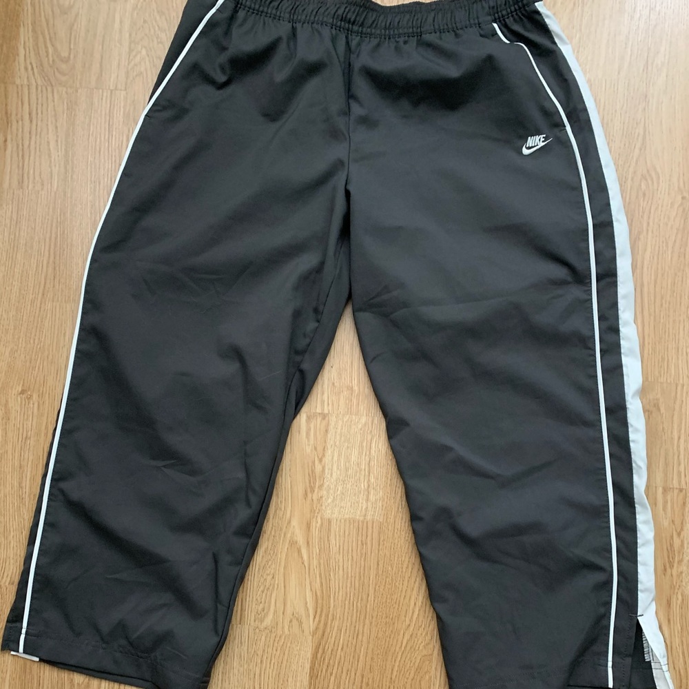 Nike Sportswear Capri Pants - Size Medium